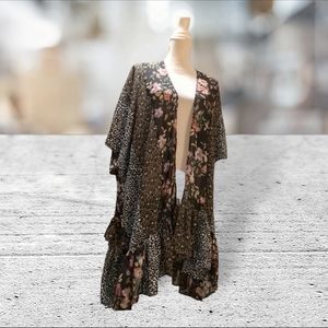 Umgee floral kimona size Small
